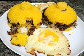 Cuscuz com Requeijão, Ovo e Queijo