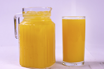 Jarra de Suco Laranja e Maracujá