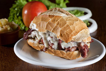 Pão com Carne do Sol e Queijo